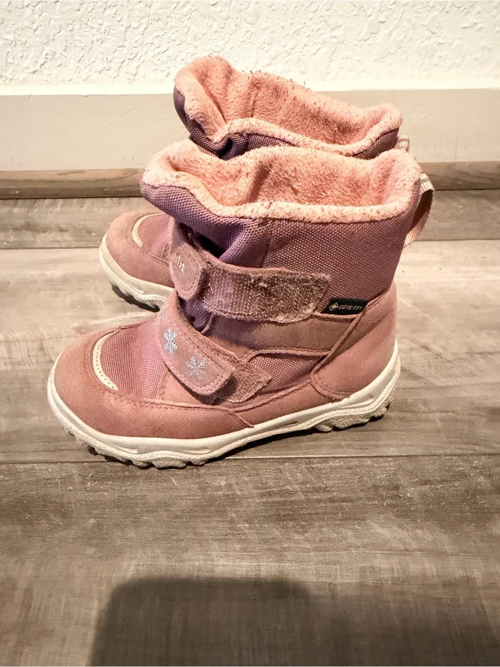 Superfit Mauve Girls Snowflake Strap Boots